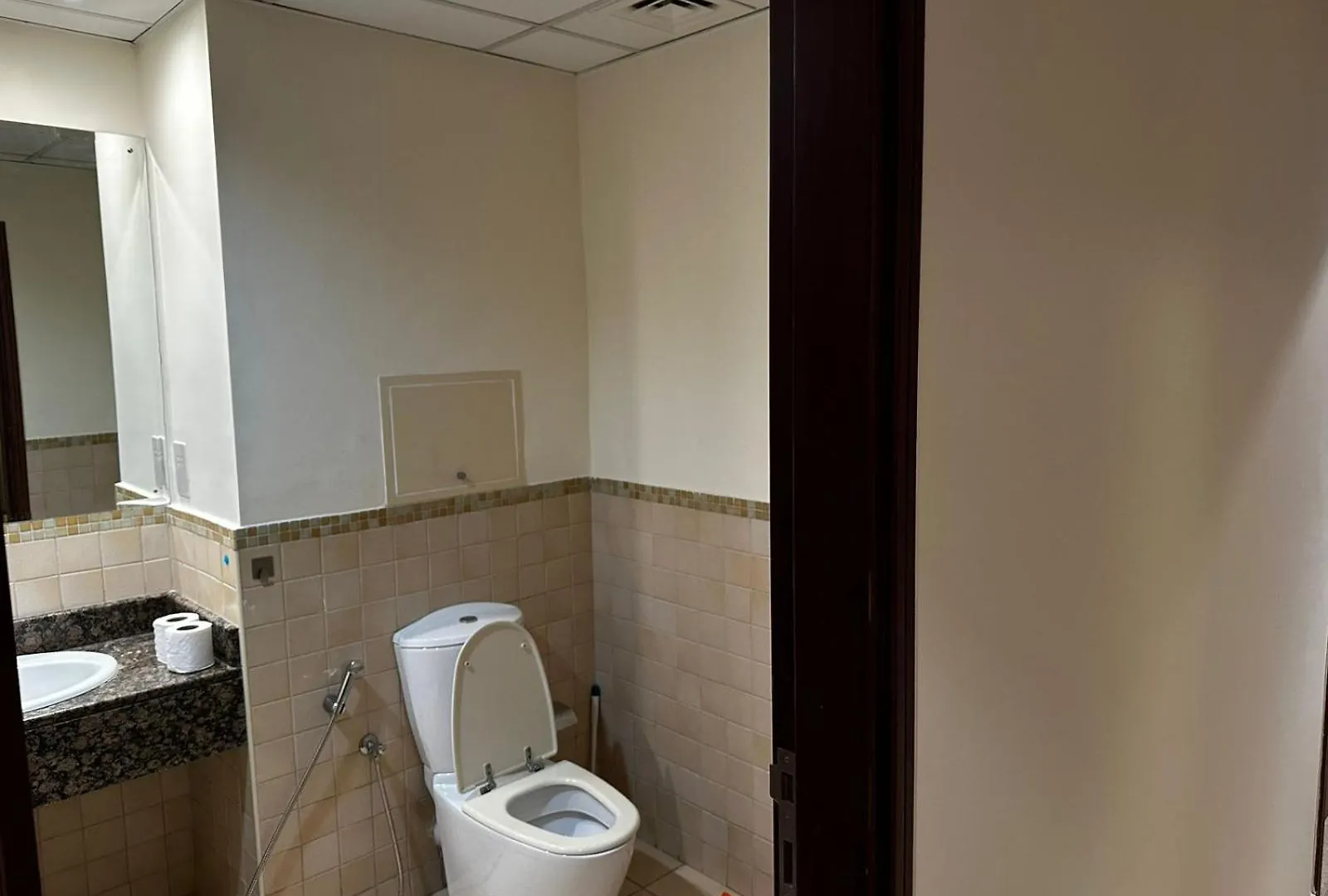 Spacious Bedroom Jbr Walk Near Tram & Beach Dubai