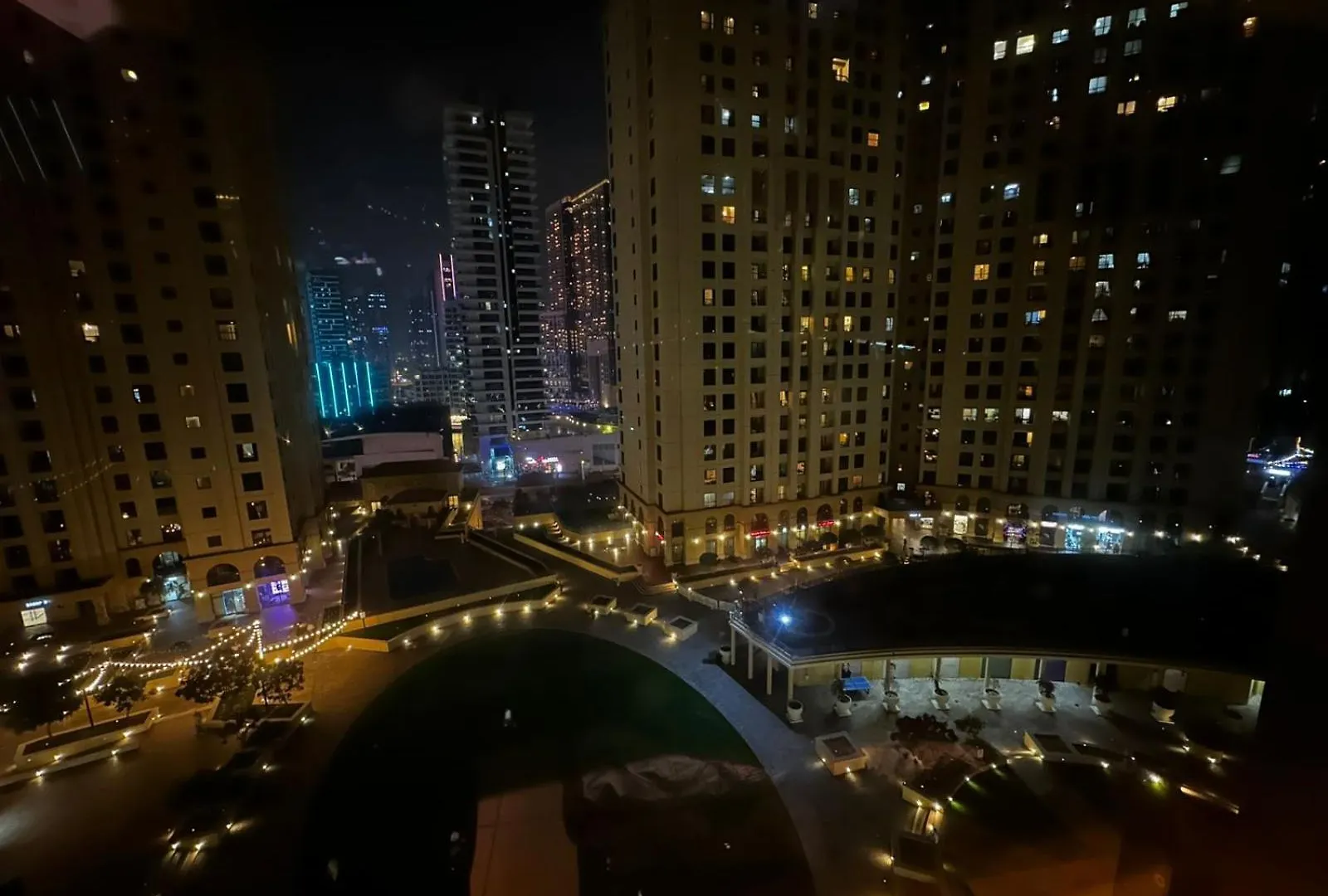 Spacious Bedroom Jbr Walk Near Tram & Beach Dubai United Arab Emirates