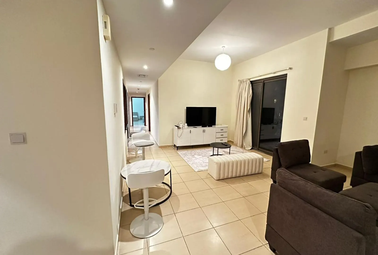 Guest house Spacious Bedroom Jbr Walk Near Tram & Beach Dubai United Arab Emirates