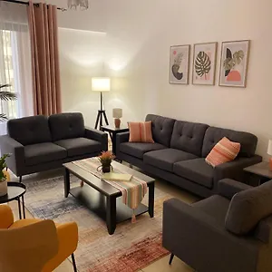Grays By Haly Hostel