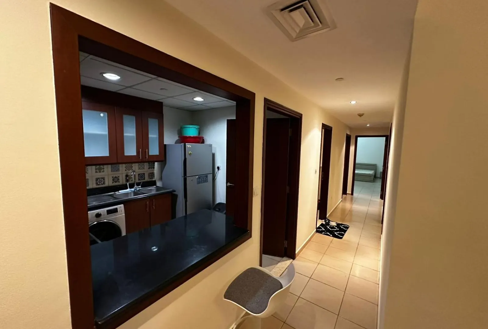 Spacious Bedroom Jbr Walk Near Tram & Beach Dubai United Arab Emirates
