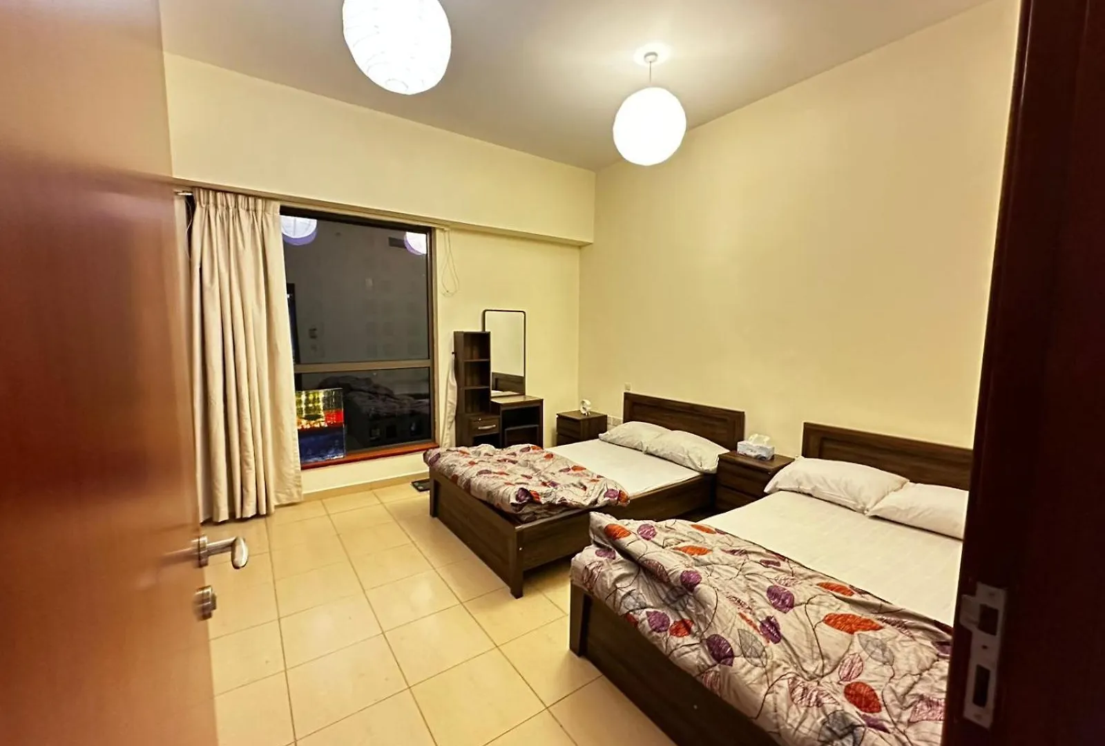 Spacious Bedroom Jbr Walk Near Tram & Beach Dubai 0*,  United Arab Emirates